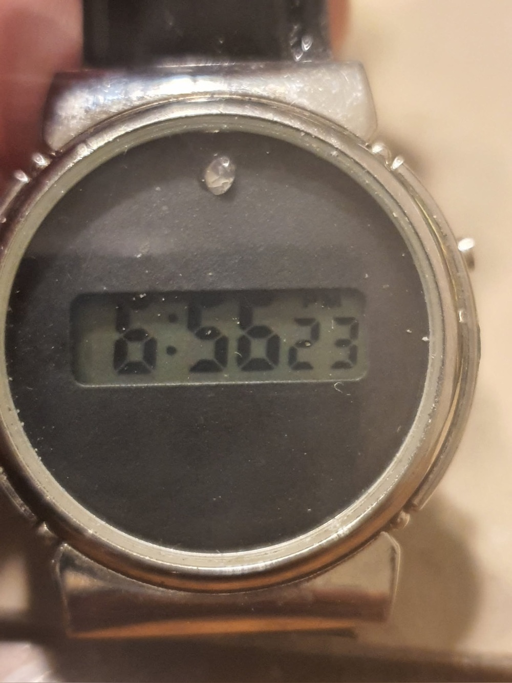 🦋10/$20🦋 Silver/Grey Diamond Leather Digital Women's Watch.